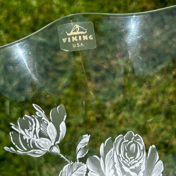 🎉HOST PICK🎉Vintage Viking Glass Platter with Silver Overlay Serving Plate - Picture 5 of 9